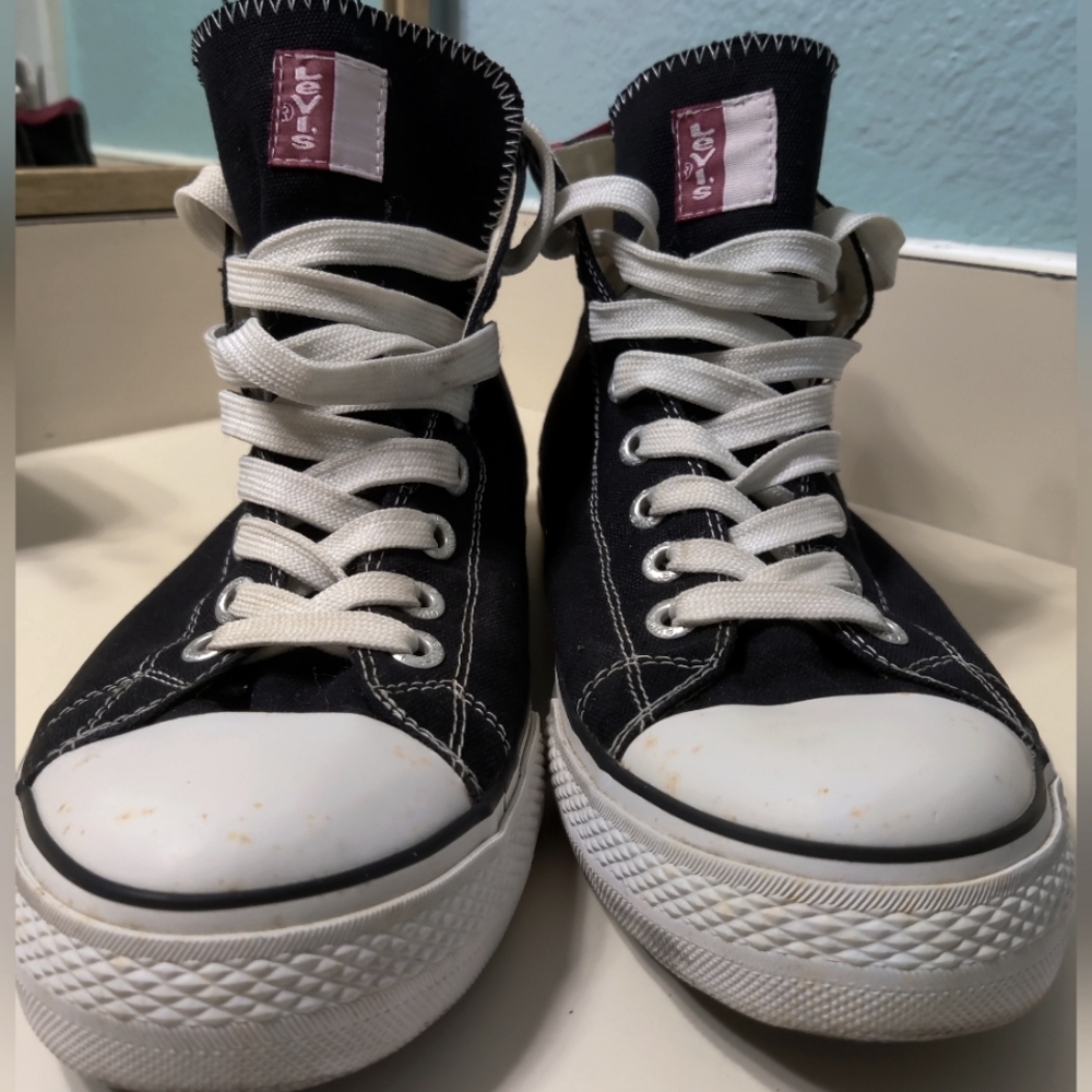 Levi's men's canvas high top sneakers